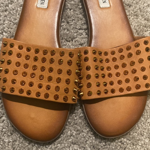 Steve Madden - Picture 3 of 5